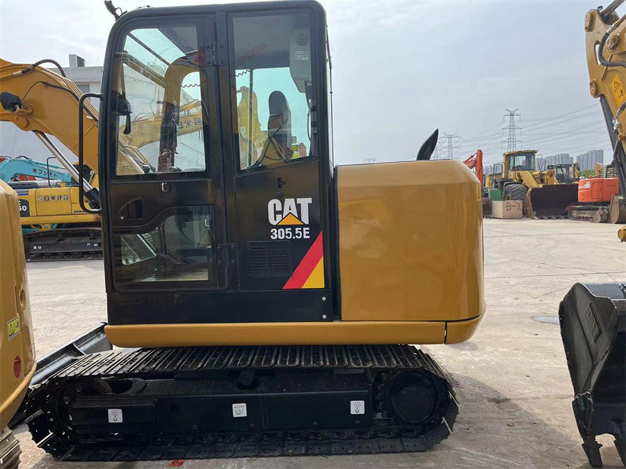 Miniescavadeira hidráulica de esteiras 305.5E2 Caterpillar usada 5,5 toneladas