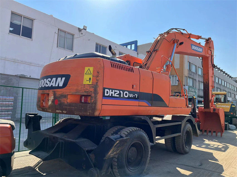 Excavadora de rodas Doosan DH210W original usada Excavadora de rodas Doosan de 21 toneladas usada