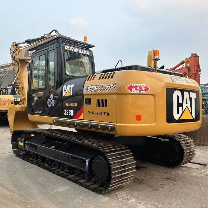 Excavadora Caterpillar 323DL, pesada 23 toneladas, com motor CAT C6.6