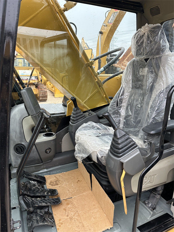 Excavadora Caterpillar 320D2 para as necessidades de construção