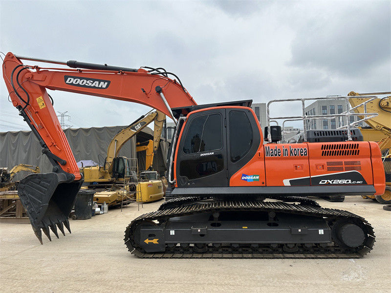Potência do motor de 180 kW Excavadoras usadas Doosan DX260 com capacidade de balde de 1,2 M3