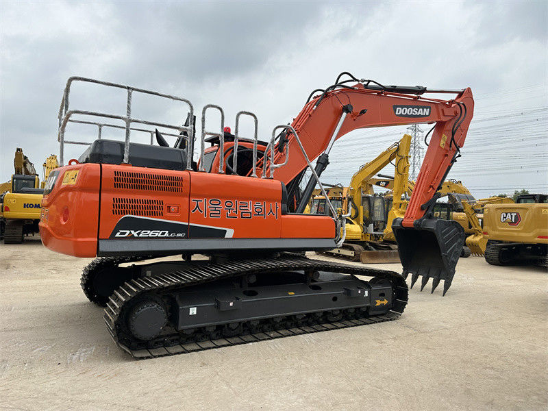 Potência do motor de 180 kW Excavadoras usadas Doosan DX260 com capacidade de balde de 1,2 M3