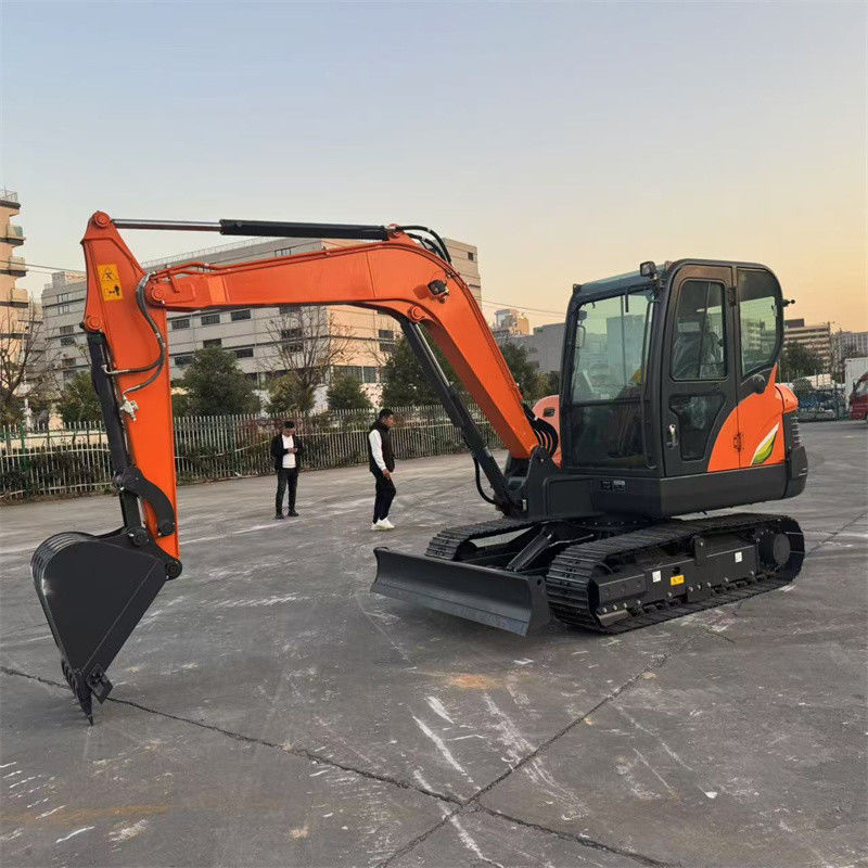 Novíssima mini escavadeira Doosan DX60E-10N