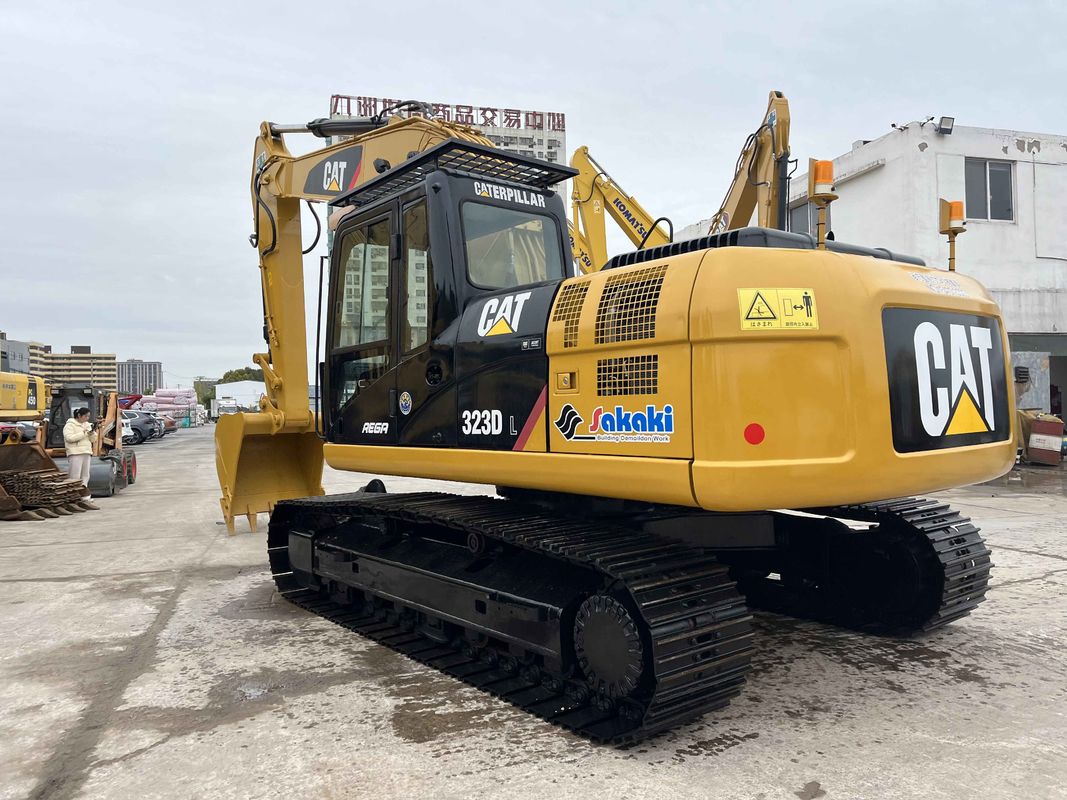 Excavadora de movimentação para construção civil usada CAT 323DL