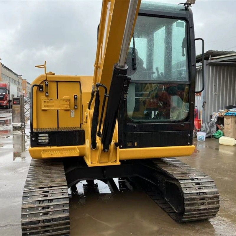Pequena escavadora CAT 305.5E2 de 5 toneladas com motor diesel C2.4