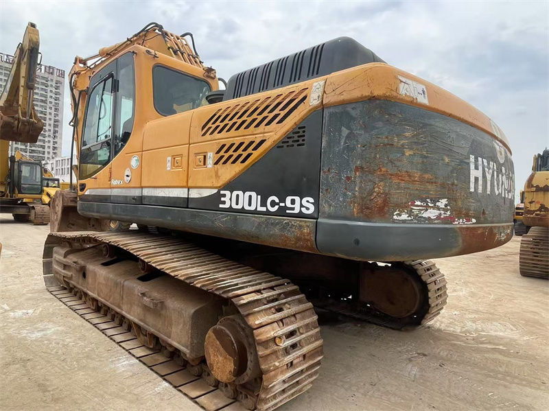 Excavadora usada Hyundai R300LC-9S para venda Bem mantida pronta para trabalhar