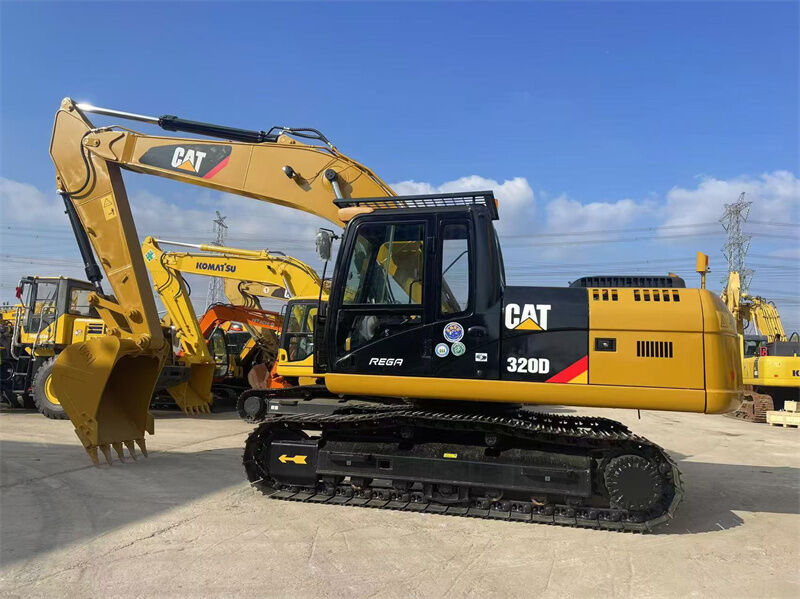 Excavadora Caterpillar 320D usada com motor Caterpillar C6.4 e capacidade de balde de 1,2 m3 para construção pesada