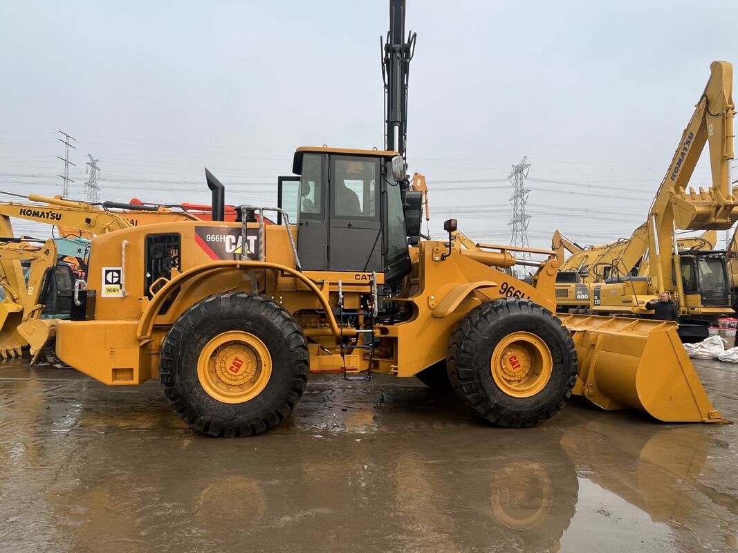 Carregador de rodas usado CAT 966H com alta força de ruptura e robusto powertrain que oferece desempenho em ambientes industriais adversos