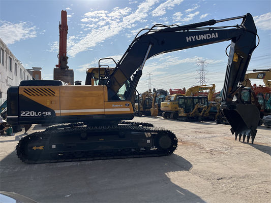 Escavadeira Hyundai 220LC-9S Usada Com Potência do Motor de 114 KW Em Excelente Estado